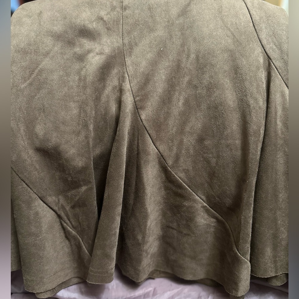 Like New! Brown suede type material midi skirt.